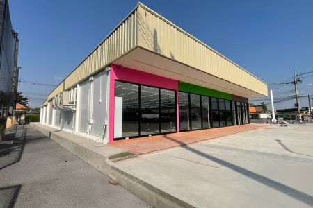 Convenience store (2).jpg